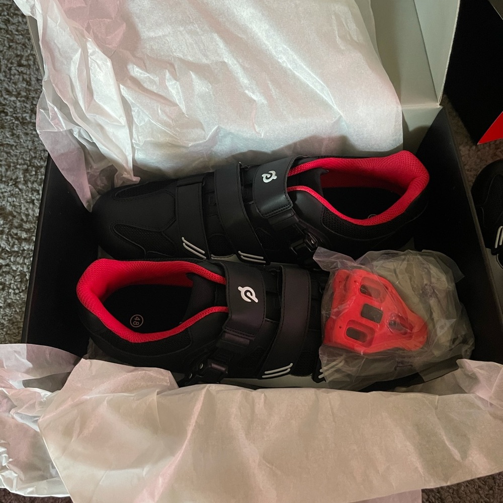 Men’s NWT peloton shoes size 48